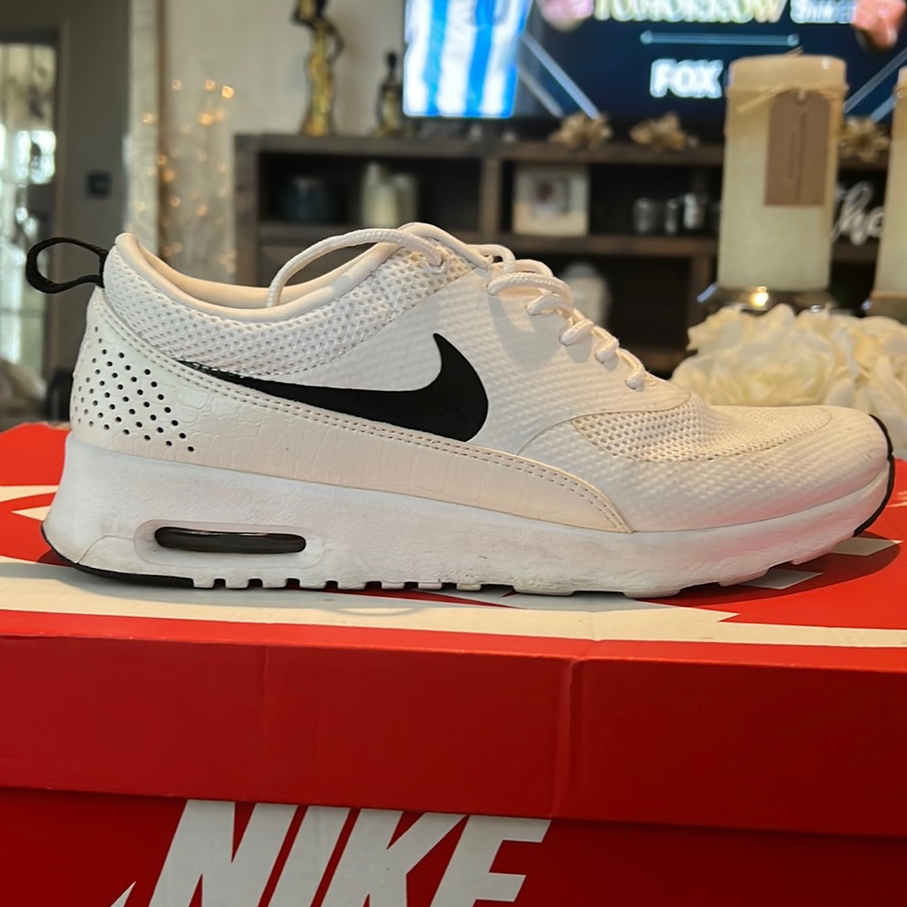 Nike Womens Air Max Thea 599409-103 White Running Shoes Sneakers.